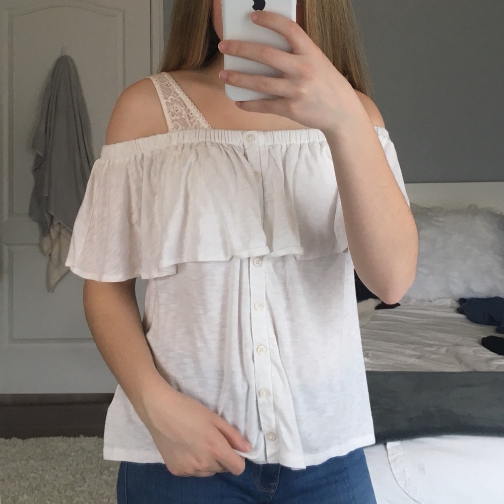 OFF SHOULDER AMERICAN EAGLE TOP